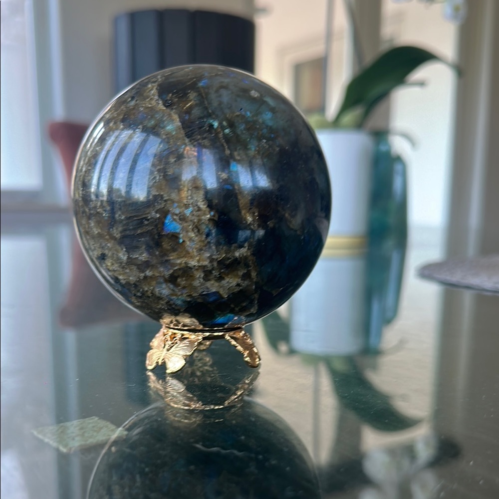 Labradorite Crystal Sphere large - Picture 4 of 12